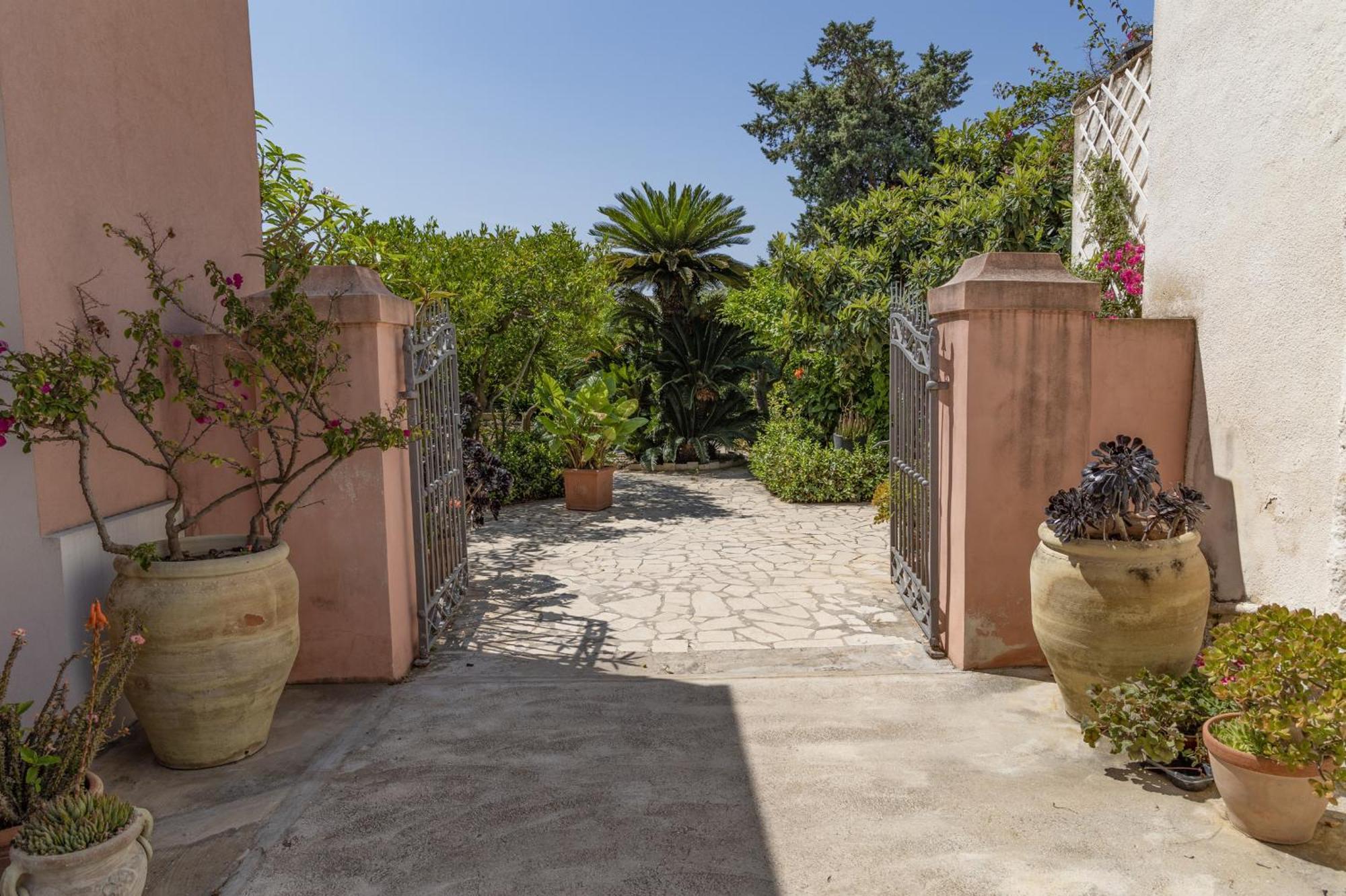 Villa Pampalone - B&B In Dimora Storica Trapani Buitenkant foto